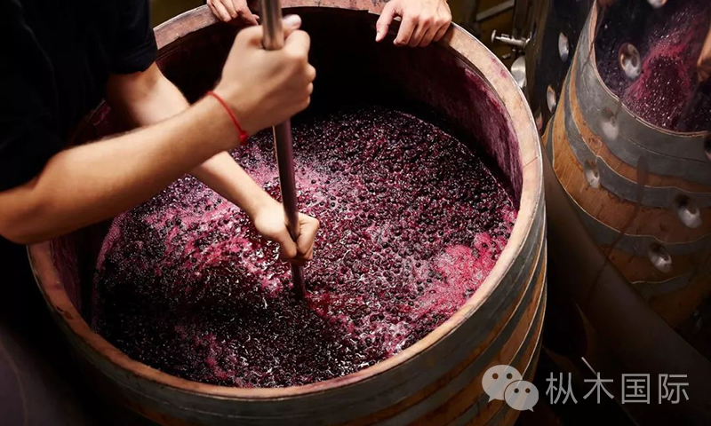 晚上睡覺(jué)前喝紅酒有哪些好處 晚上睡覺(jué)前喝紅酒有哪些好處