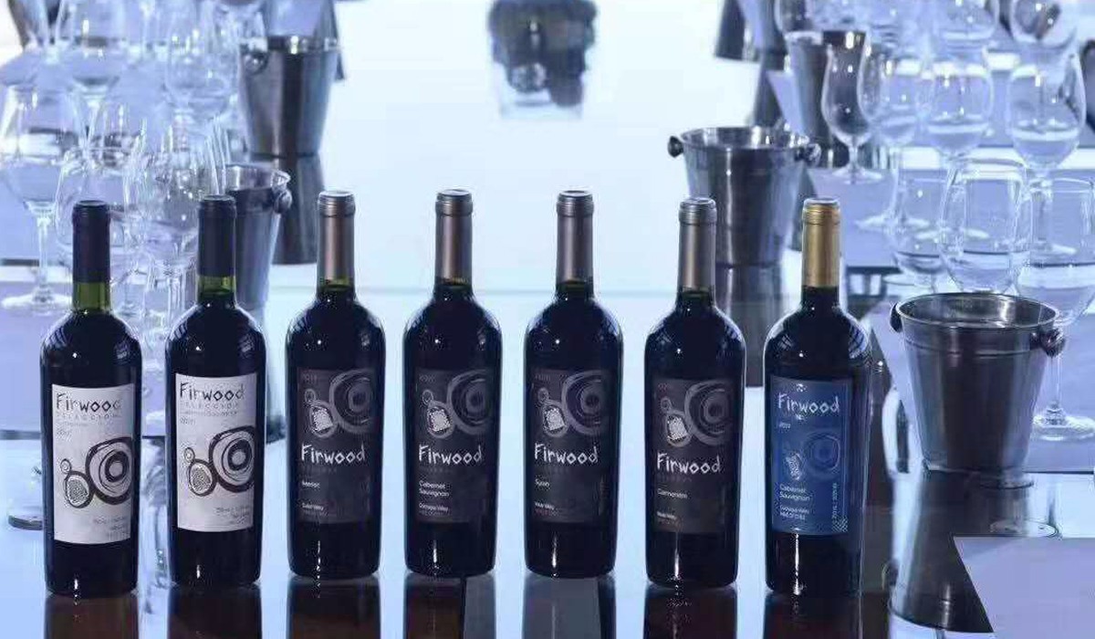 原青島商業(yè)局領(lǐng)導(dǎo)、中煤集團(tuán)領(lǐng)導(dǎo)蒞臨樅木國(guó)際酒莊參觀指導(dǎo)工作 原青島商業(yè)局領(lǐng)導(dǎo)、中煤集團(tuán)領(lǐng)導(dǎo)蒞臨樅木國(guó)際酒莊參觀指導(dǎo)工作