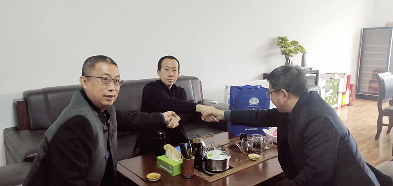 “夢之藍(lán)”西海岸新區(qū)總代理蒞臨樅木國際洽談紅酒合作 “夢之藍(lán)”西海岸新區(qū)總代理蒞臨樅木國際洽談紅酒合作