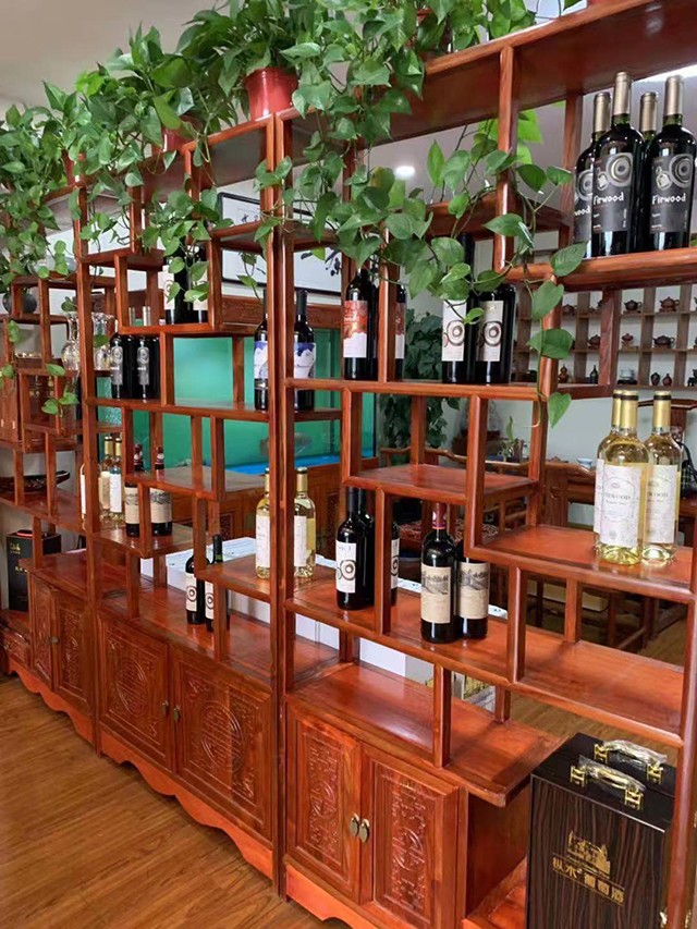 張家港緣禾商行訂購樅木紅酒,大貨再走一批! 張家港緣禾商行訂購樅木紅酒,大貨再走一批!