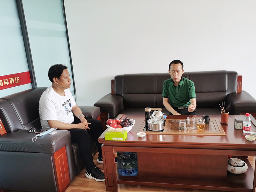 煙臺葡萄酒加盟|煙臺劉總前來樅木國際酒莊考察參觀 煙臺葡萄酒加盟|煙臺劉總前來樅木國際酒莊考察參觀